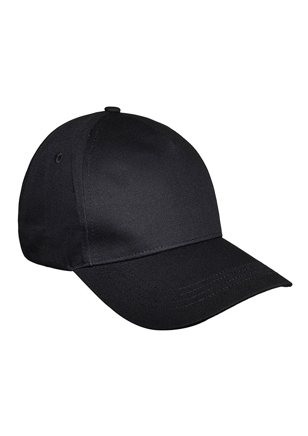 Schwarze Base Cap in schräger Seitenansicht mit 5-Panel-Design und verstellbarem Verschluss, ideal für Outdoor, Freizeit und Beruf