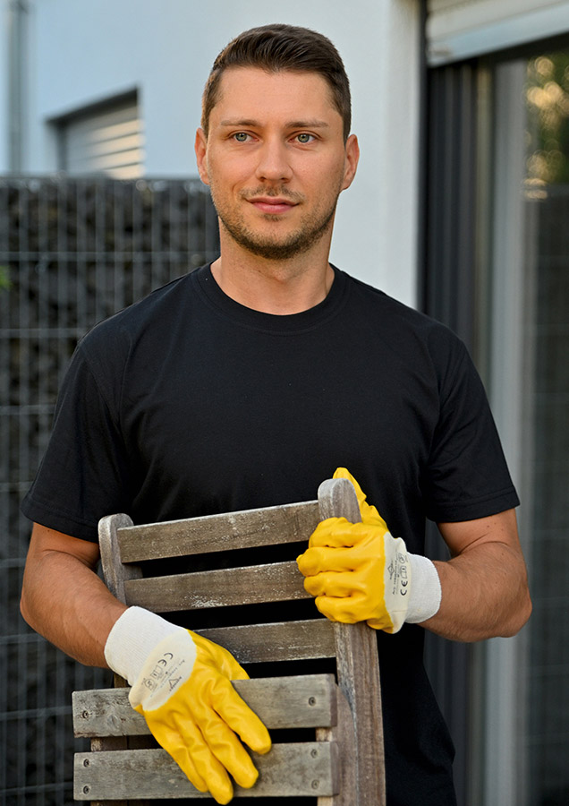 Korntex HSBN safety gloves, interlock cotton with yellow nitrile coating, protect against oils and chemicals.